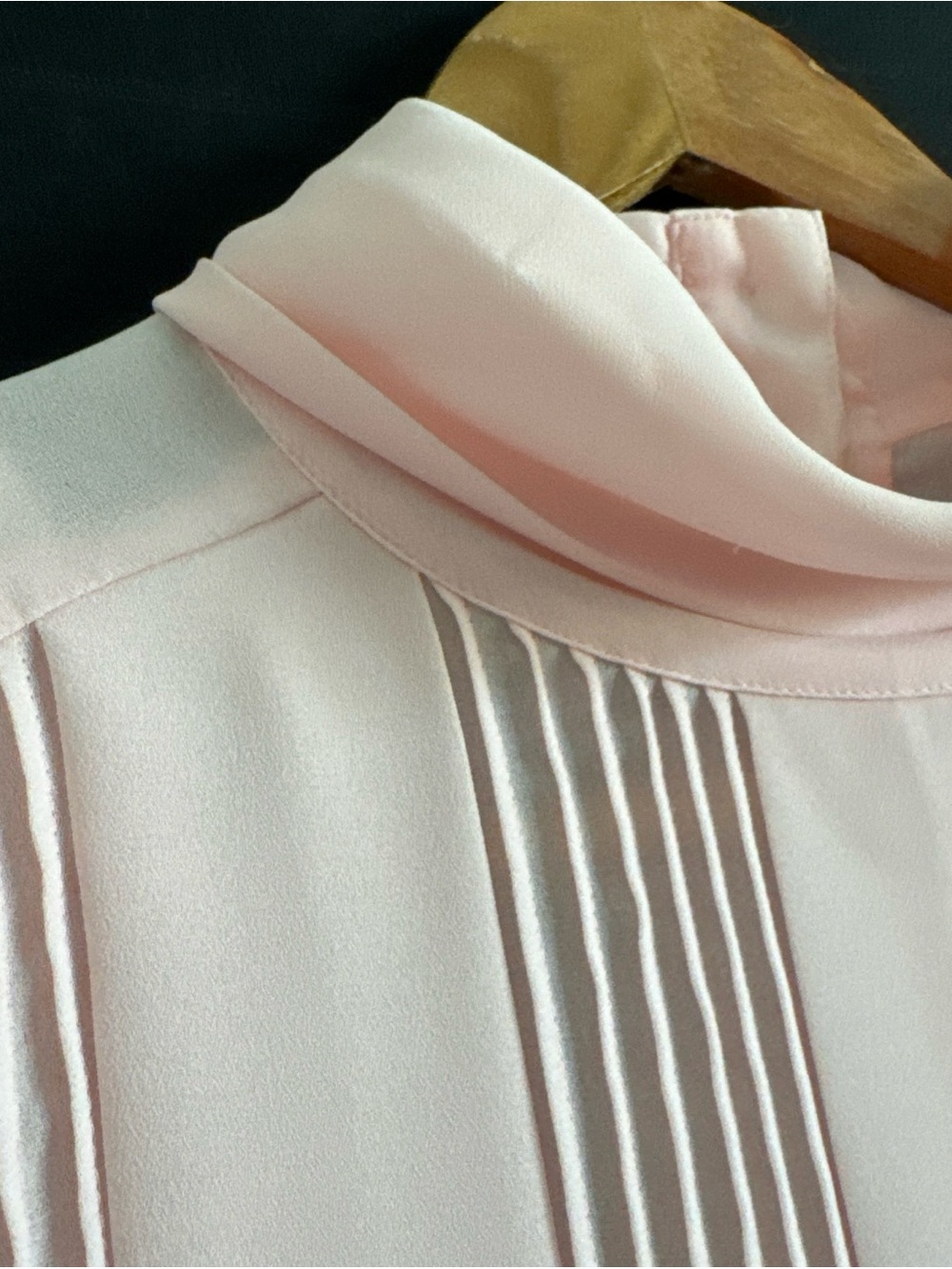 Vintage Laura & Jayne Collection Pink Blouse 10 Pleated Tuxedo Turtleneck Sheer - Picture 5 of 11